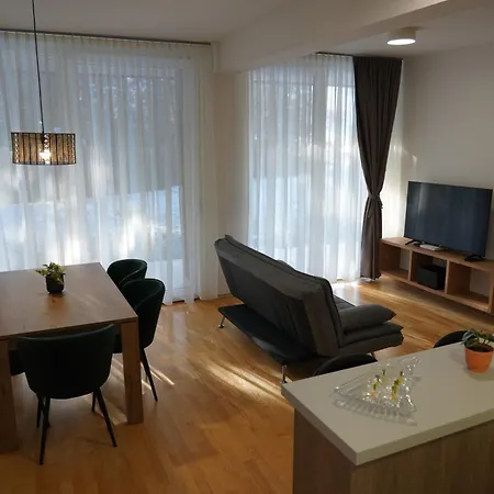 Apartma My Hill 4 Apartment