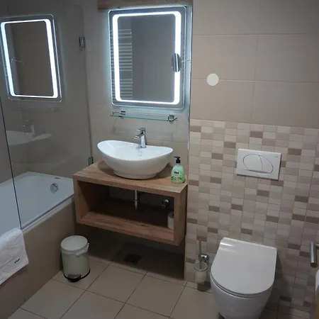 Apartma My Hill 4 *