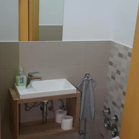 Apartment Apartma My Hill 4 *